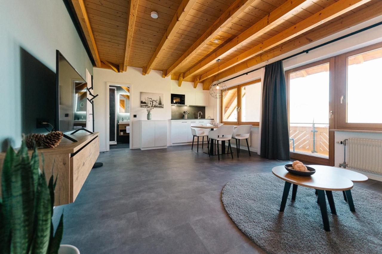 Moderne 2 Zi.-Fewo Blackforest Art Naehe Freiburg Simonswald Buitenkant foto